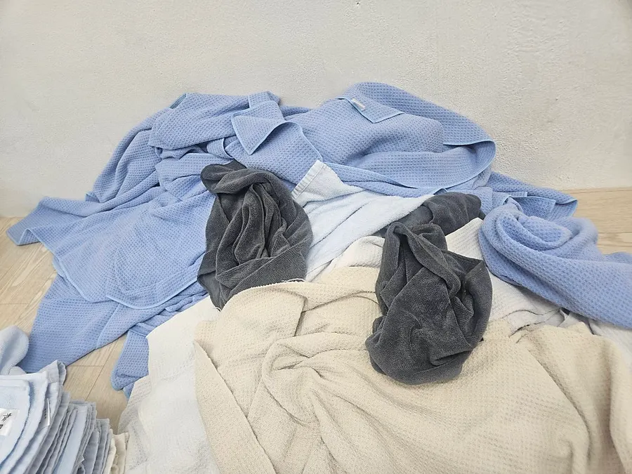 병원 수건 세탁 작업 사진