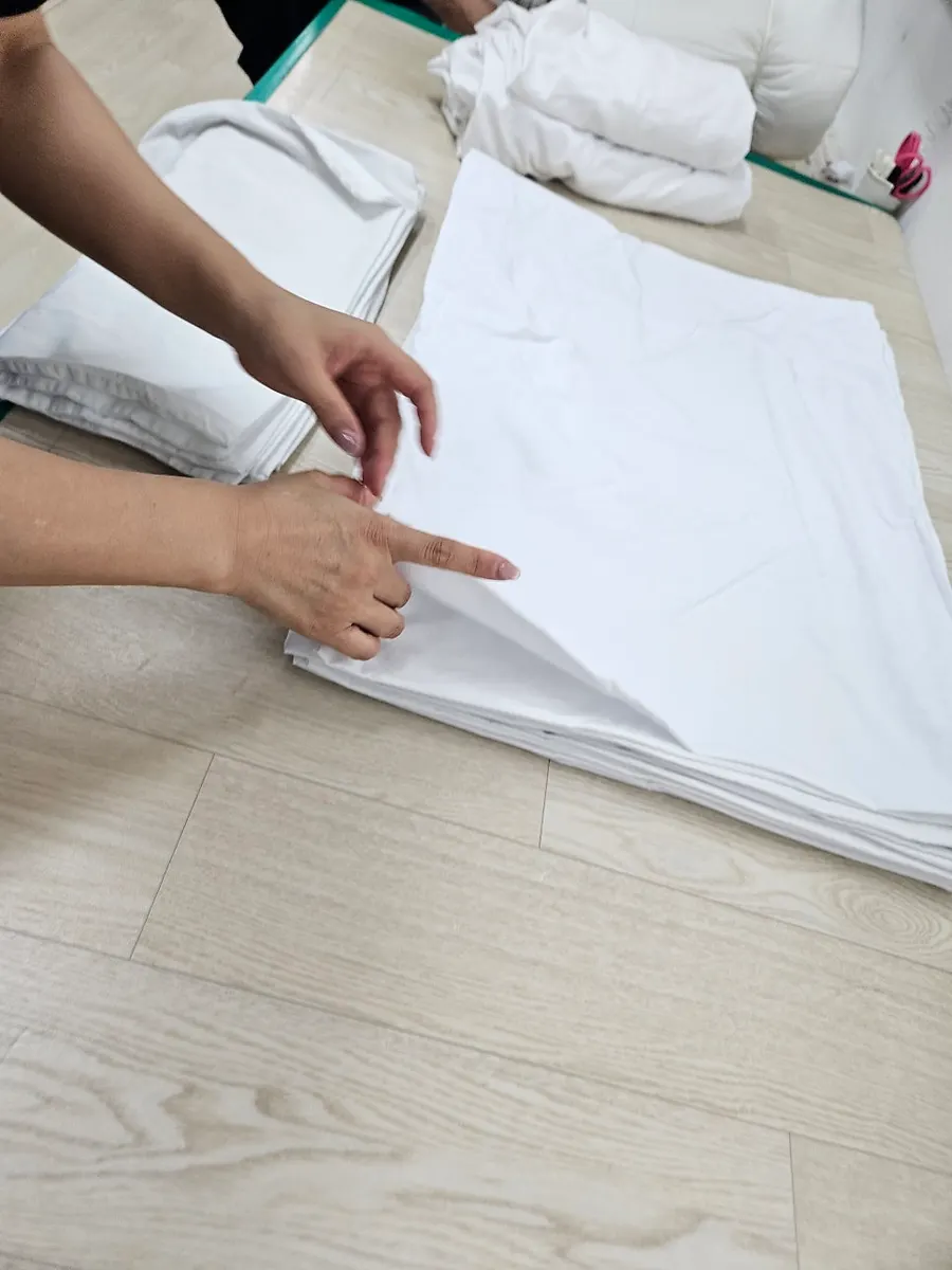 기업 수건 세탁 작업 사진