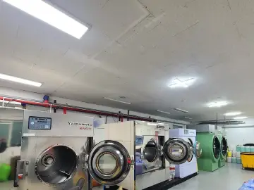 사업장 세탁 작업 사진